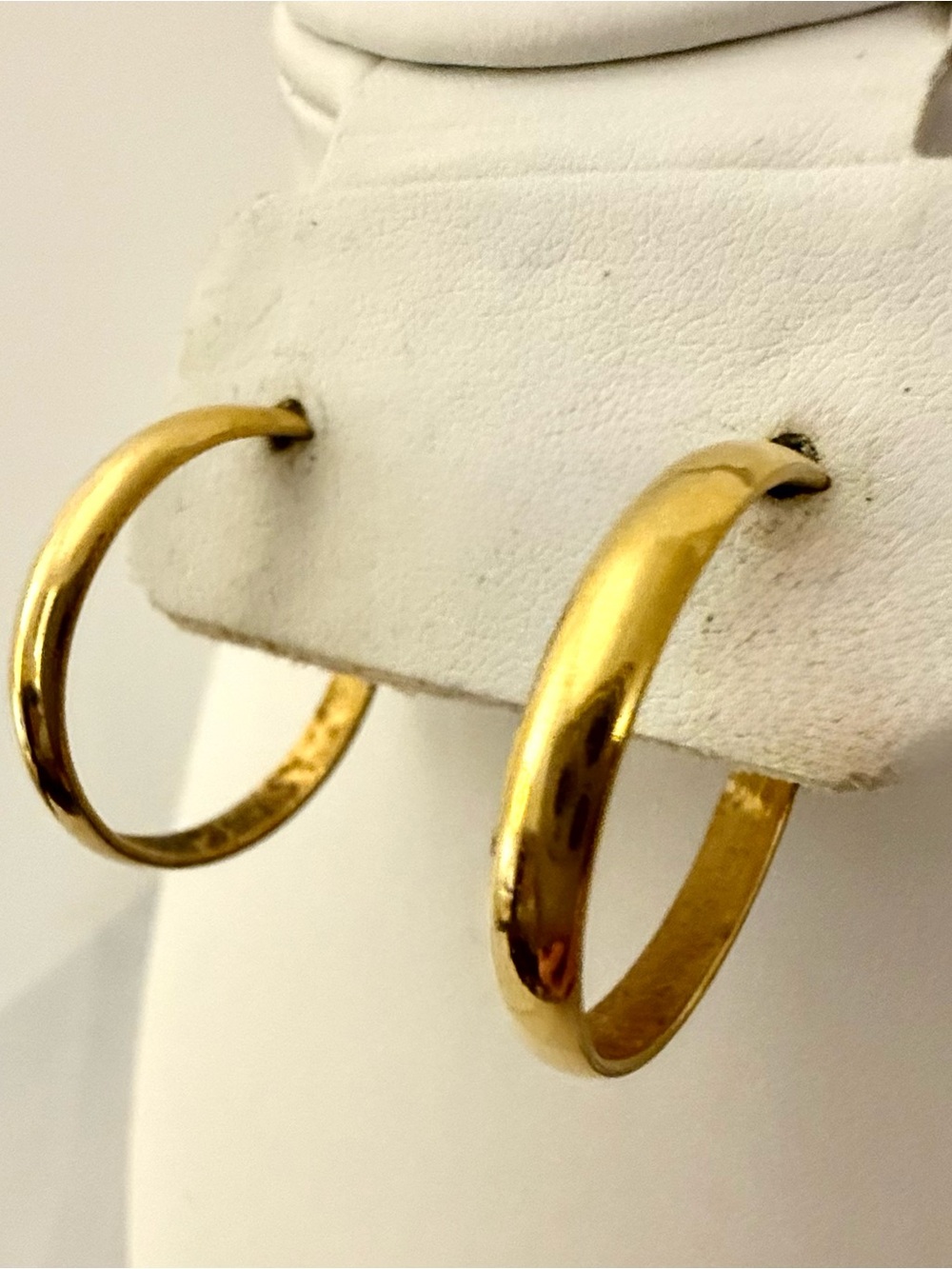 Gold Tone Hoop Earrings 0.75 Inch Small Polished Classic Round Pierced Post Back